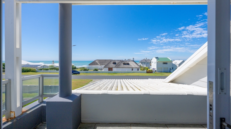 6 Bedroom Property for Sale in Agulhas Western Cape